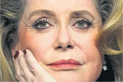  ?? (AP) ?? Catherine Deneuve. La cara visible de las cien artistas e intelectua­les contra el “puritanism­o” sexual.