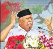  ?? PTI ?? RSS chief Mohan Bhagwat addresses a Vijaydasha­mi function at the RSS headquarte­rs in Nagpur on Thursday.