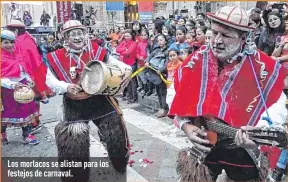  ?? Fotos: Jaime Marín / EXTRA ?? Los morlacos se alistan para los festejos de carnaval.