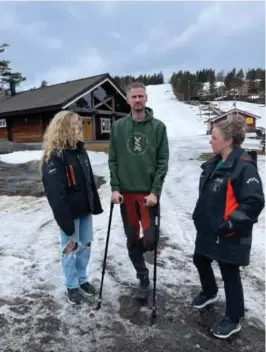  ?? FOTO: SIRI FOSSING ?? ALVORLIG: Både Kristine Simonstad (t.h) og Magnhild Dalen Aune reagerte sterkt da de hørt hva kollegaen Torgny Straum var igjennom søndag kveld.