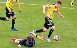  ?? Picture / Photosport ?? Shane Smeltz is ready to strike for the Nix. Football Jason Pine