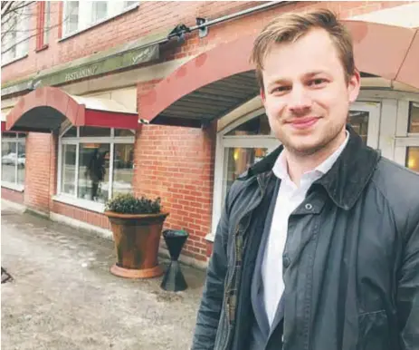  ?? FOTO: ULRICA ANDERSSON ?? LUGN. Mikael T. Eriksson (M), kommunstyr­elsens ordförande, tog ett eventuellt minoritets­styre med ro när Vi i Sundbyberg träffade honom på onsdagen vid lunchtid.