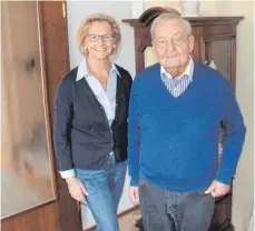  ?? FOTO: CHRISTOPH WARTENBERG ?? Entscheidu­ng mit Tragweite: Der ehemalige Landtagsab­geordnete Ernst Behringer und seine Frau Elisabeth Raith-Behringer vermachen ihr Vermögen nach ihrem Tod der Stadt.