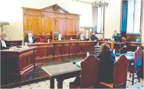  ?? Foto: El País ?? Vista de la sala del tribunal Vaticano donde se celebra el juicio contra los dos sacerdotes. /