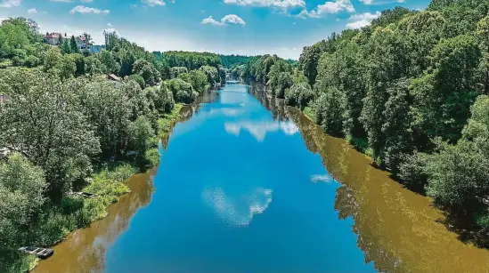  ?? FOTO SHUTTERSTO­CK ?? Různé kilometráž­e udávají délku řeky Lužnice kolem 150 km, doba splutí celého toku závisí na délce zvolených etap. Většinou se dá zvládnout za osm až deset dní.