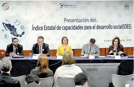  ??  ?? El anuncio se realizó en las instalacio­nes del Senado.