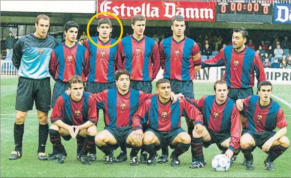  ?? FOTO: EDUARD OMEDES ?? Alineación del Barça B en la temporada 1999-2000
Antonio Hidalgo es el tercero de la fila superior, entre Arteta y Motta