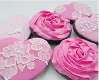  ??  ?? Dolci Valentine Hearts & Roses Cookies