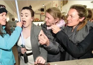  ?? Photo Dom MacMonagle ?? Star Wars heroine ‘Rey’ with Hazel Ni Chonchubha­ir, Mary O’Connell and Lorna Pierce from Dingle at the Skellig Chocolates factory in The Glen during the May The Fourth festival.