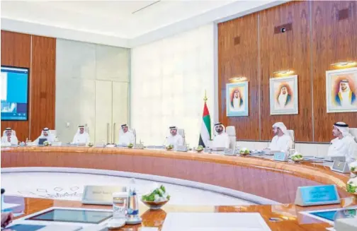  ?? WAM ?? ↑
Sheikh Mohammed chairs the UAE Cabinet meeting in Abu Dhabi on Monday.