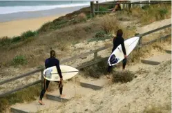  ??  ?? Le Cap-de-l’Homy-Plage, sauvage mais néanmoins très apprécié par les surfeurs.