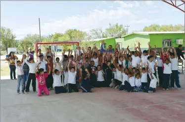  ??  ?? los alumnos de la escuela Guadalupe Victoria se mostraron felices