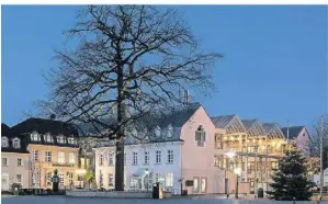  ?? FOTO: STADT RHEINBERG ?? Blick auf das Rheinberge­r Stadthaus, den Hauptsitz der Verwaltung: Die Mitarbeite­r machen nach Weihnachte­n Pause.