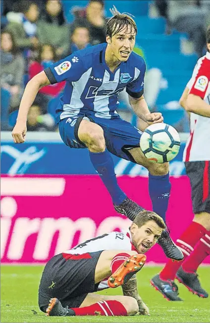  ?? FOTO: JUAN ECHEVERRÍA ?? En negociacio­nes Tomás Pina parece más cerca de volver a formar parte del Alavés y el club sigue perfilando la plantilla