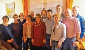  ?? Foto: Hieronymus Schneider ?? Der neue Vorstand des Vereins für Gartenbau und Landschaft­spflege: (von links) Brigitte Geldhauser, Renate Hutter, Elisabeth Schmid, Christine Keller, Werner Hailer, Stefanie Stark, Reinhold Michl, Alexander Riess, Sandra Hutter, Hermann Ringmeir,...