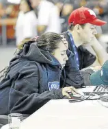  ?? Colprensa ?? La exposición a pantallas puede generar dolores de cabeza o desencaden­ar migrañas.