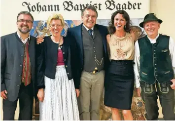  ?? Foto: Franz Rambach ?? Gestaltet wurde die Auftaktver­anstaltung zum „Johann Baptist Baader“Jahr vom Arbeitskre­is Kultur von (von links): Dr. Albert Thurner, Franziska Welz, Dr. Walter Reitler, Ingrid Bräuer und Günther Kraus.