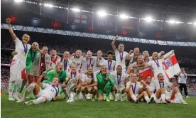  ?? Photograph: Tom Jenkins/The GuarEnglan­d’s ?? The England team celebrate victory at Euro 2022.