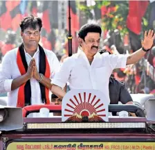  ?? B. JOTHI RAMALINGAM ?? DMK president M.K. Stalin campaignin­g for the party’s Chennai North candidate Kalanidhi Veeraswamy in G.K.M. Colony on Tuesday.