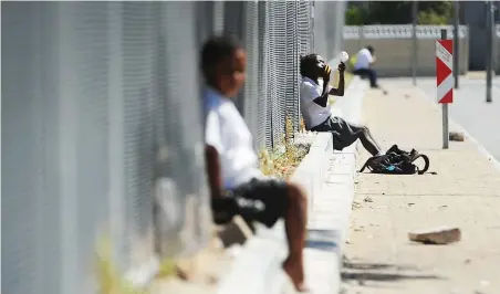  ?? PICTURE: HENK KRUGER ?? ISOLATED: Learners not in cliques are often told to sit in certain areas.