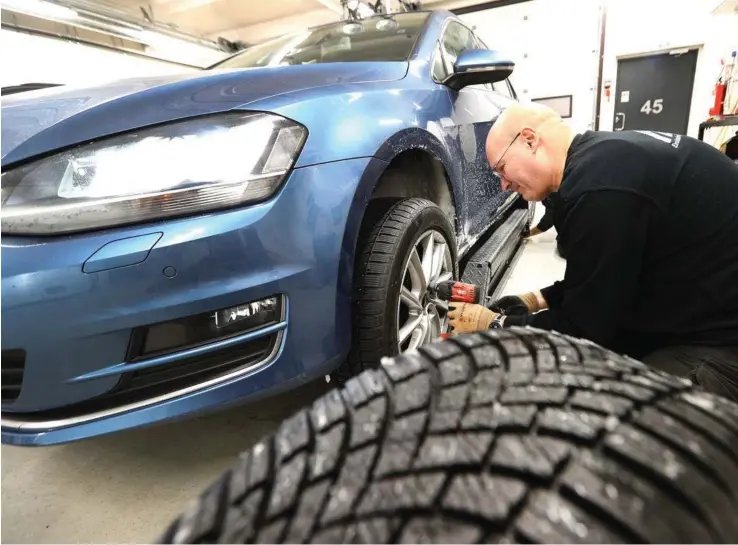  ?? ?? De fleste af vinterdaek­kene, som var på 15 og 17 tommer, ligger i midten af feltet. Foto: FDM/ADAC