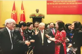  ?? ?? Le secrétaire général du Parti communiste du Vietnam, Nguyên Phu Trong (centre), lors de la conférence sur la culture nationale en 2021. Archives/CVN