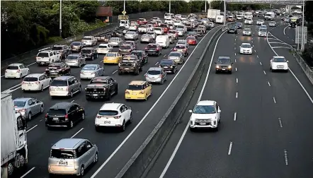  ??  ?? Commuting makes people less happy. A rampant car ownership consumes a lot of our incomes.