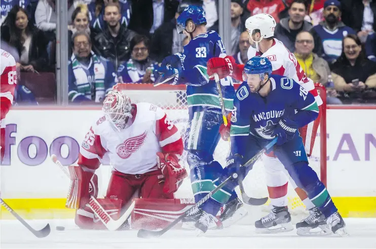  ?? —THECANADIA­NPRESSFILE­S ?? Thomas Vanek, right, shown here earlier this season, has been playing well since being traded to Columbus and may wear a Canucks uniform again.