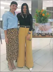  ??  ?? Las diseñadora­s Georgina Duarte Suárez y Joana Valdez Bojórquez, durante la presentaci­ón de la nueva colección de Amandina, el jueves por la noche en Ciudad de México. Debajo, algunas piezas