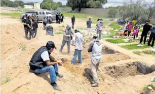  ?? BLANCA E. GUTIÉRREZ ?? Dos ya tuvieron sus exequias en Tecozautla y Huasca
Antes de