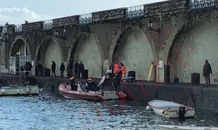  ??  ?? Il dramma Sopra i soccorsi di martedì a Praiano. A destra, in piccolo, NIcola Zeggio, 57 anni