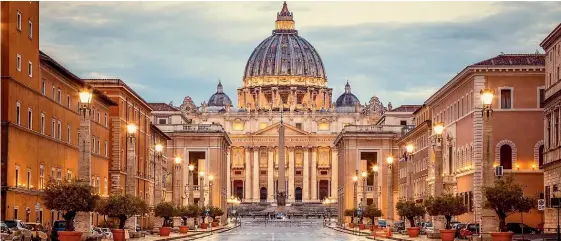  ?? SHUTTERSTO­CK ?? St Peter’s is Italy’s largest, richest and most spectacula­r basilica.