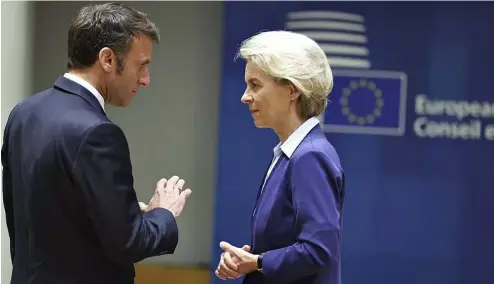  ?? ?? Ursula von der Leyen a développé une relation de travail étroite avec le président français Emmanuel Macron.
bien sûr, nous attendons avec impatience son second mandat."