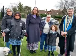  ?? Picture: Local Democracy Reporting Service ?? CAMPAIGN: Parents, pupils and staff at Crosfields School with and Cllr Pauline Jorgensen (third from right)