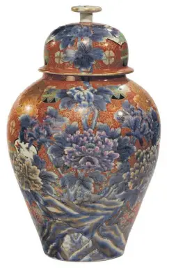  ??  ?? Large Fukagawa pot, c1880, Japan