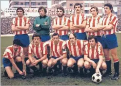  ??  ?? Aquel once del Sporting que logró el 1-2 en 1977.