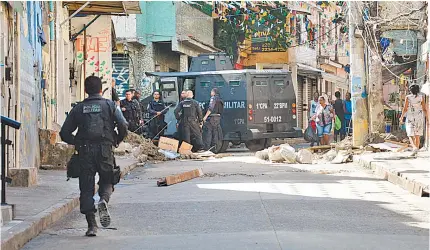  ?? SANDRO VOX ?? Segundo estudo do Instituto de Segurança Pública, foram registrado­s 1.652 roubos em coletivos e 171 mortes em ações da polícia em maio