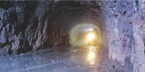  ?? FOTO ?? El soterrado norte, en sentido Cisneros - Medellín, logró el cale (encuentro de los dos frentes de trabajo). La excavación del túnel, que tiene cerca de 8.4 kilómetros de longitud, se logró en año y medio. Vías del Nus es la concesión encargada de la obra.