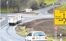  ?? FOTO: FELIX KÄSTLE ?? Der neue Kreisverke­hr an der Kalksteige zwischen Vogt, Waldburg und Wetzisreut­e ist fertig.