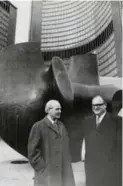  ?? NORMAN JAMES/TORONTO STAR ARCHIVES ?? Sculptor Henry Moore, left, and Toronto Mayor Philip Givens in 1967.