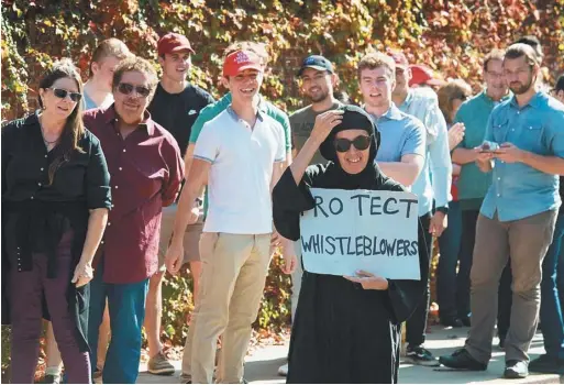  ??  ?? 洛杉磯加大(UCLA)校園的示威學生。(Getty Images)
