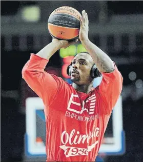  ?? FOTO: GETTY IMAGES ?? Rakim Sanders, en un calentamie­nto previo a un partido de Euroliga