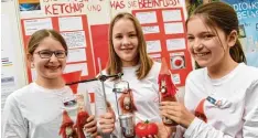  ?? Foto: Ulrich Wagner ?? Sie freuen sich über den ersten Platz: (von links) Anja Schröppel, Anna Balling und Anna Lidl vom Stetten Institut in Augsburg.