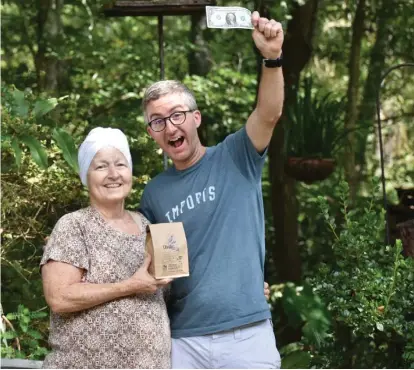  ?? (Submitted photo) ?? Dr. Kenneth Thomas sold his first bag of Umble Coffee Company coffee to his mother Faye Thomas for $1.