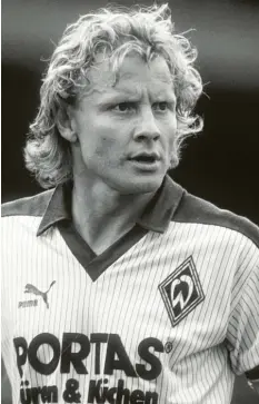  ?? Foto: Witters ?? Im Dress von Werder Bremen holte Manfred Burgsmülle­r seinen einzigen Titel. Er stürmte unter anderem auch für Borussia Dortmund.