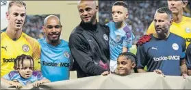  ?? FOTO: GETTY ?? Kompany, en la foto inicial previa al partido de su homenaje