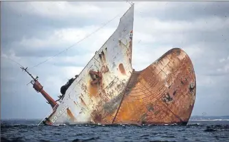  ??  ?? Voies de navigation dédiées, surveillan­ce accrue, évolution de la réglementa­tion et des normes de constructi­on des navires... La catastroph­e de l'Amoco Cadiz a fait prendre conscience à la France, mais aussi à la communauté internatio­nale, des risques...