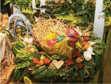  ?? Foto: mde ?? Ausgefalle­ne Osterneste­r, wie dieses hier, gab es am Wochenende auf dem Roggenburg­er Ostermarkt zuhauf zu sehen. Über 5000 Besucher waren gekommen.