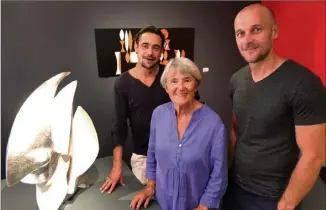  ??  ?? Louis, Jacotte et Julien Capron le nom et le talent des Capron, famille majeure de l’histoire de la céramique vallaurien­ne se perpétuent à l’espace Grandjean. (Photos Ph. D.)