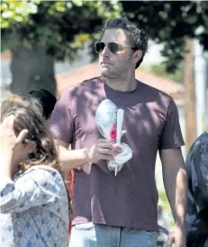  ?? WENN ?? Ben Affleck is reportedly dating Saturday Night Live producer Lindsay Shookus. The news broke after Affleck took a trip to the Bahamas with exwife Jennifer Garner and their children.